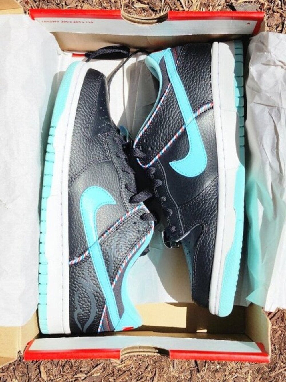 NWT  Nike Dunk Low SE (GS) size 6 Youth, 7.5 Women's  NIB NEW